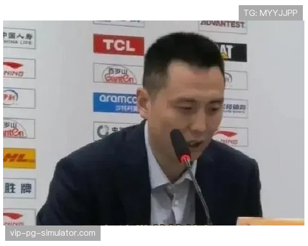 洛夫顿不满换下与卢伟冲突 上海更衣室氛围引发关注